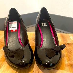 Traditional black heels 10